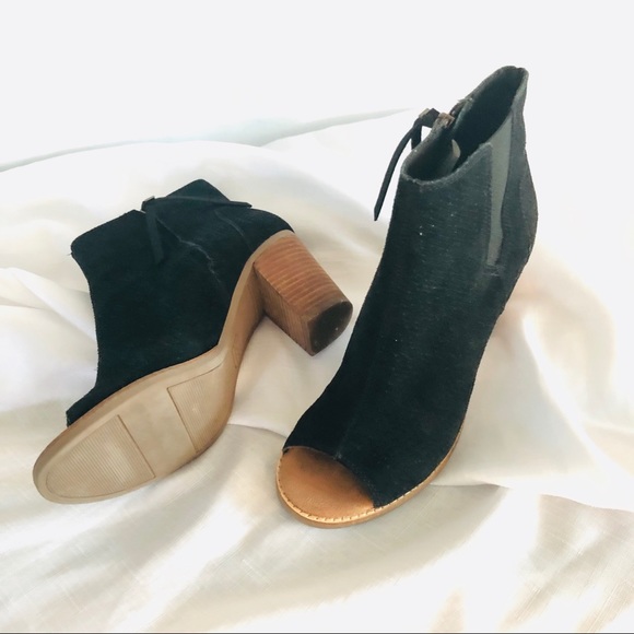 Toms Majorca Black Perforated Leather Peeptoe Heel - Picture 2 of 9